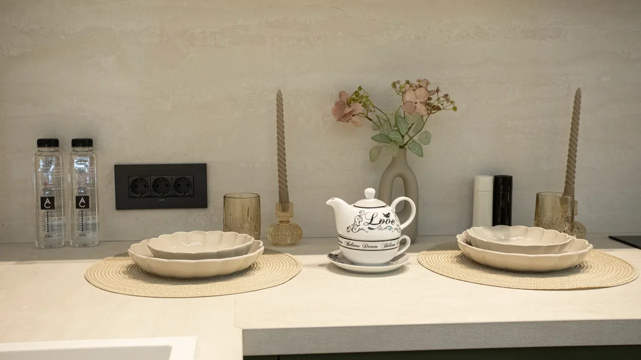 Studio — 11
